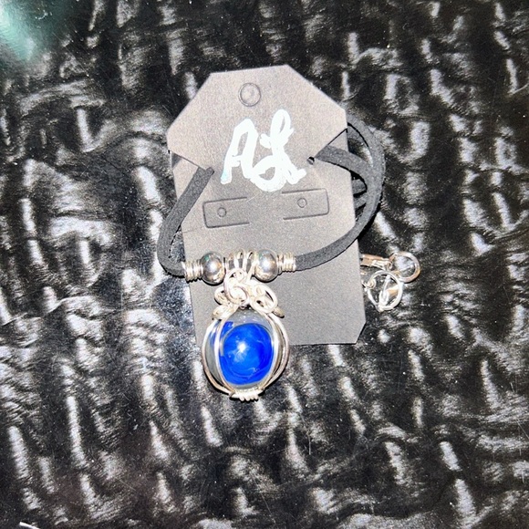 Handmade Glass Bead Wired Wrapped Necklace - Picture 2 of 5